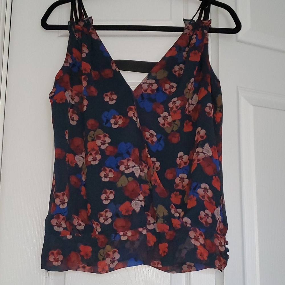 Jessica Simpson Cross body v neck tank